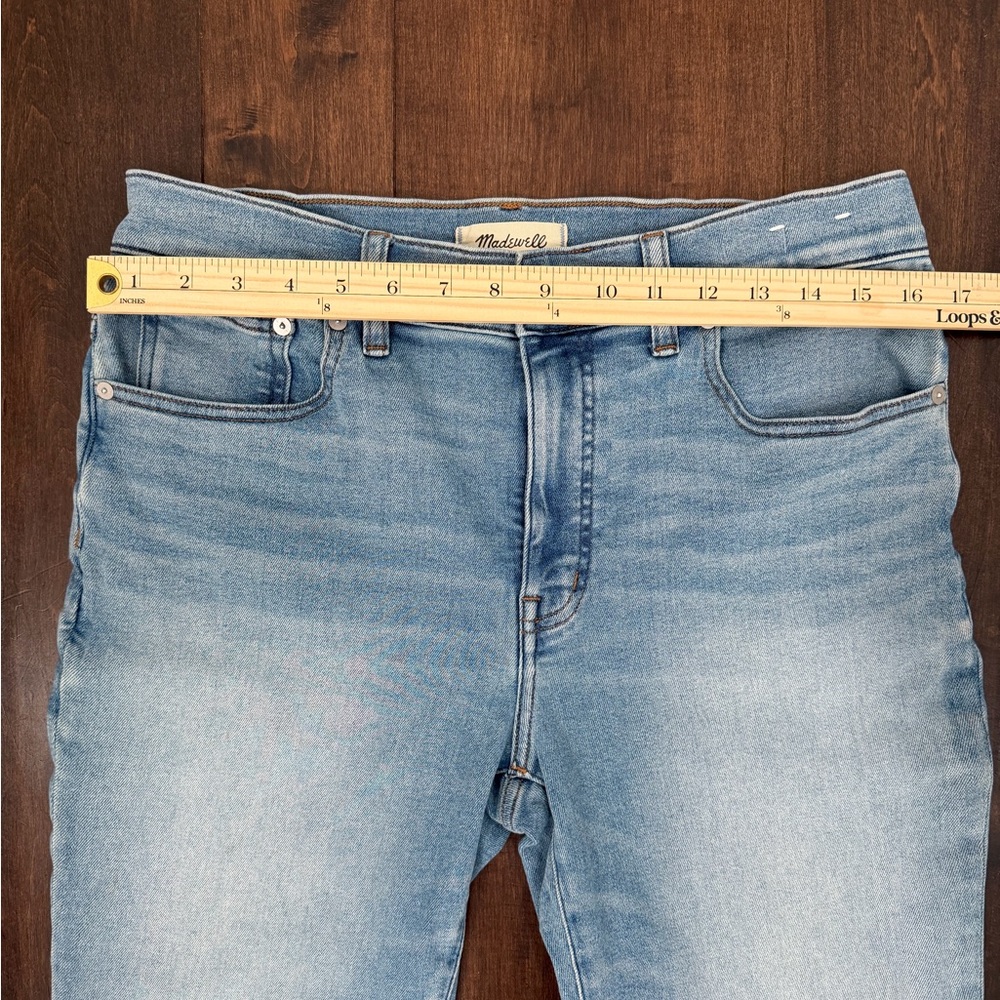 Madewell Mid-Rise Kick Out Jeans Size 30 Light Wash Raw Hem Ankle - Picture 8 of 15